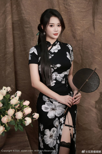 大白兔衬衫里蹦蹦跳跳的精彩画面